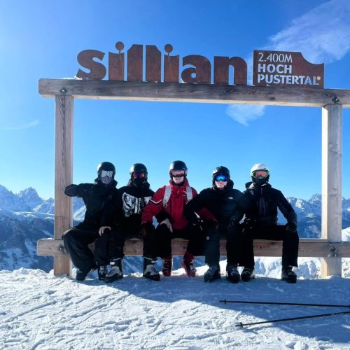 625237043 1550348390424705 3149730820441640657 n