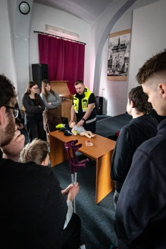 bfa16350-ac84-495d-8cd7-875a865d348d