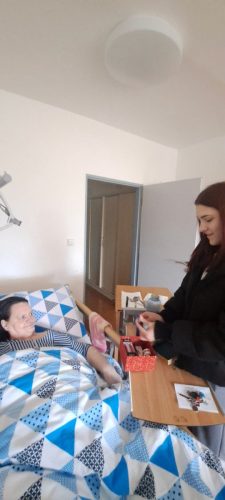 e1c075af-bde9-4d09-b77c-c71b67c0502c